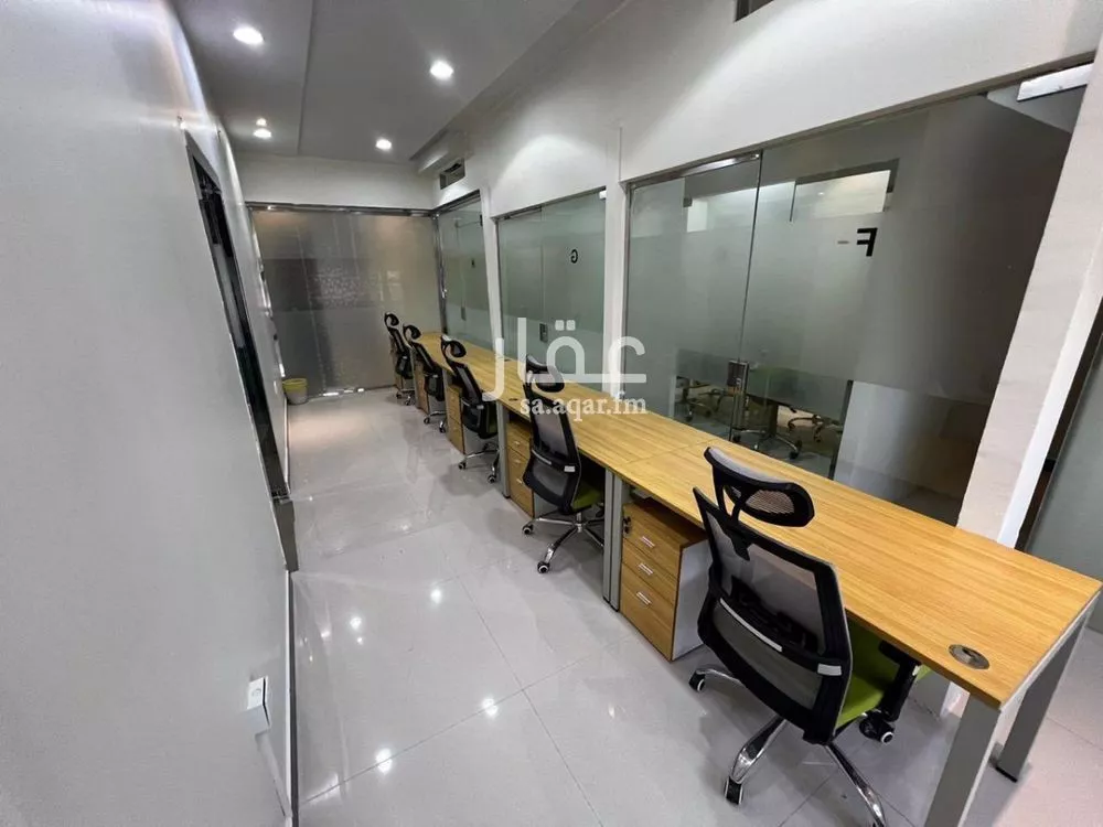 مكتب تجاري للإيجار في شارع الملك عبدالعزيز ابن عبدالرحمن سعود الفرعي, حي العارض, مدينة الرياض, منطقة الرياض 1 صورة