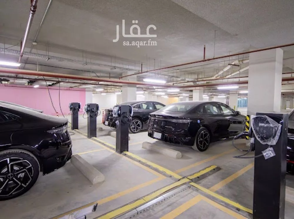 مكتب تجاري للإيجار في شارع الحديقة, حي السويدي, مدينة الرياض, منطقة الرياض 1 صورة