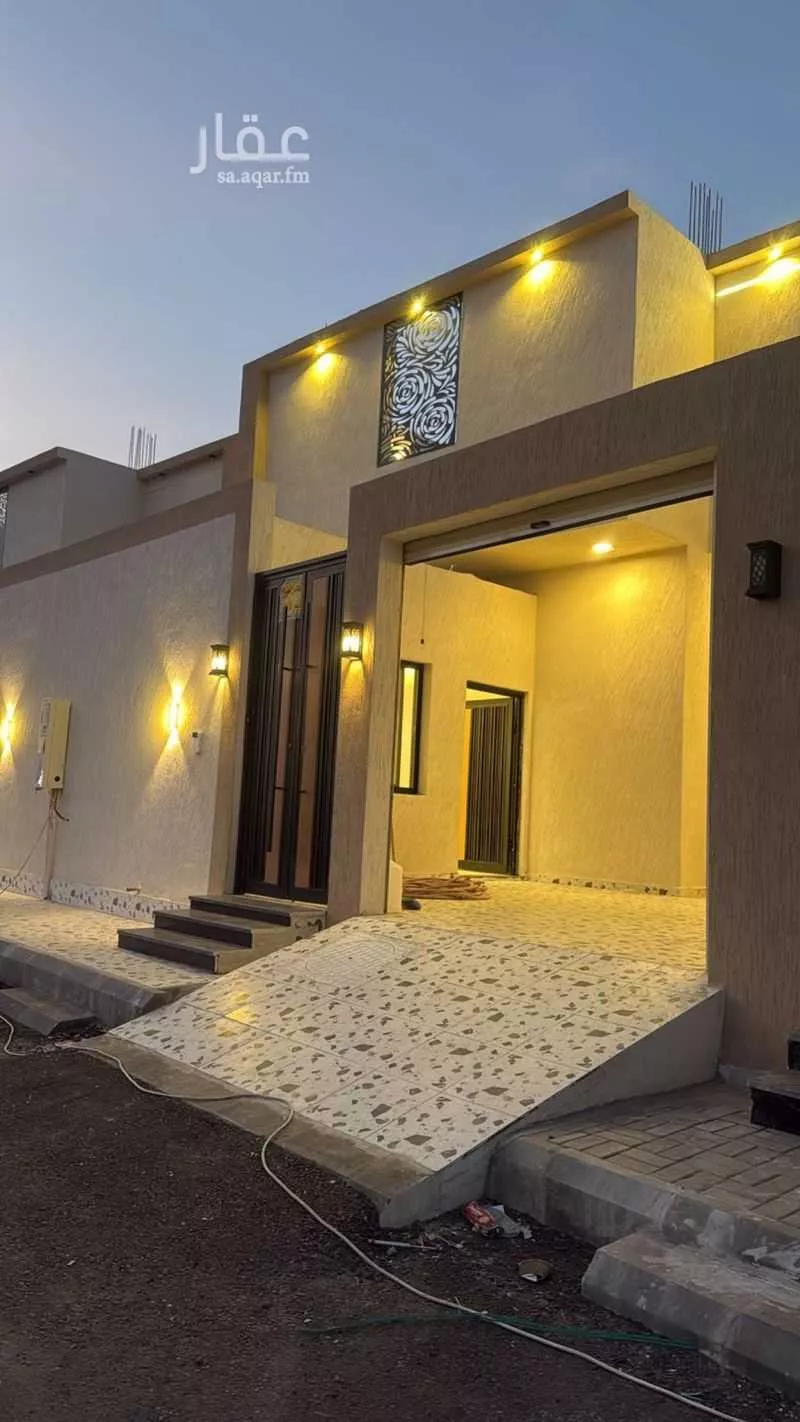 دور للبيع في شارع عمرو ابن ابي حمزة ابن سنان الاسلمي, حي طيبة, مدينة المدينة المنورة, منطقة المدينة المنورة 1 صورة