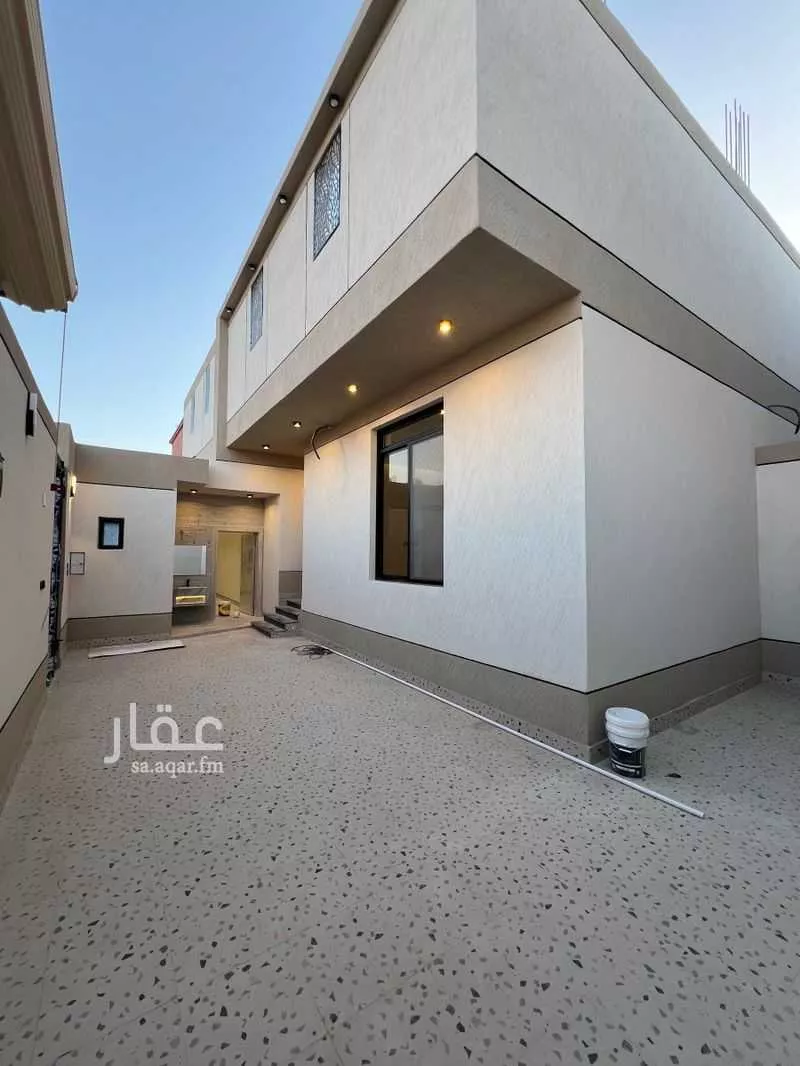 دور للبيع في شارع قيس ابن عاصم, حي العزيزية, مدينة المدينه المنوره, منطقة المدينة المنورة 1 صورة