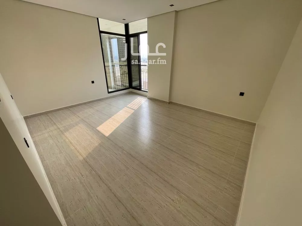 شقة للبيع في شارع الخفجي, حي ضاحية الملك فهد, مدينة الدمام, المنطقة الشرقية 1 صورة