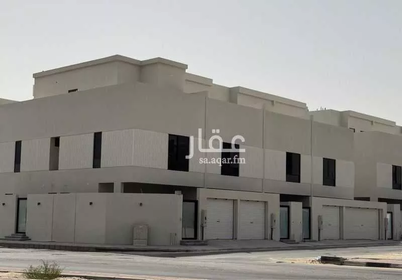 فيلا للبيع في شارع الفيروز ابادي, حي الراكة الشمالية, مدينة الدمام, المنطقة الشرقية 1 صورة