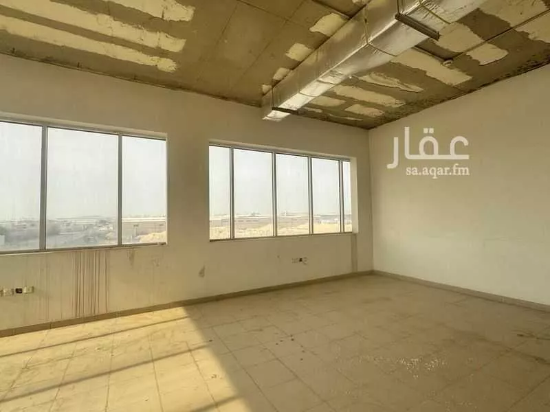 مستودع للإيجار في شارع سعد بن عبيد الاوسي, حي الدار البيضاء, مدينة الرياض, منطقة الرياض 1 صورة