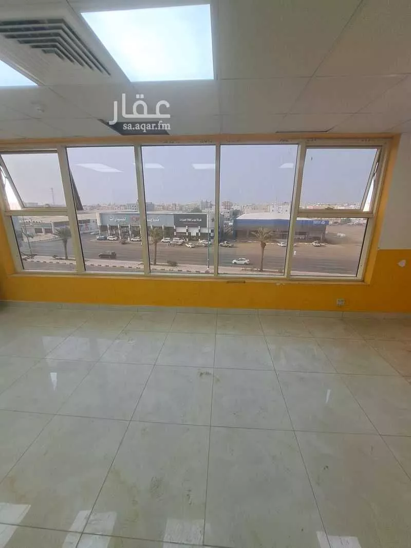 مكتب تجاري للإيجار في شارع طريق الملك عبدالعزيز, حي الصفاء, مدينة جازان, منطقة جازان 1 صورة