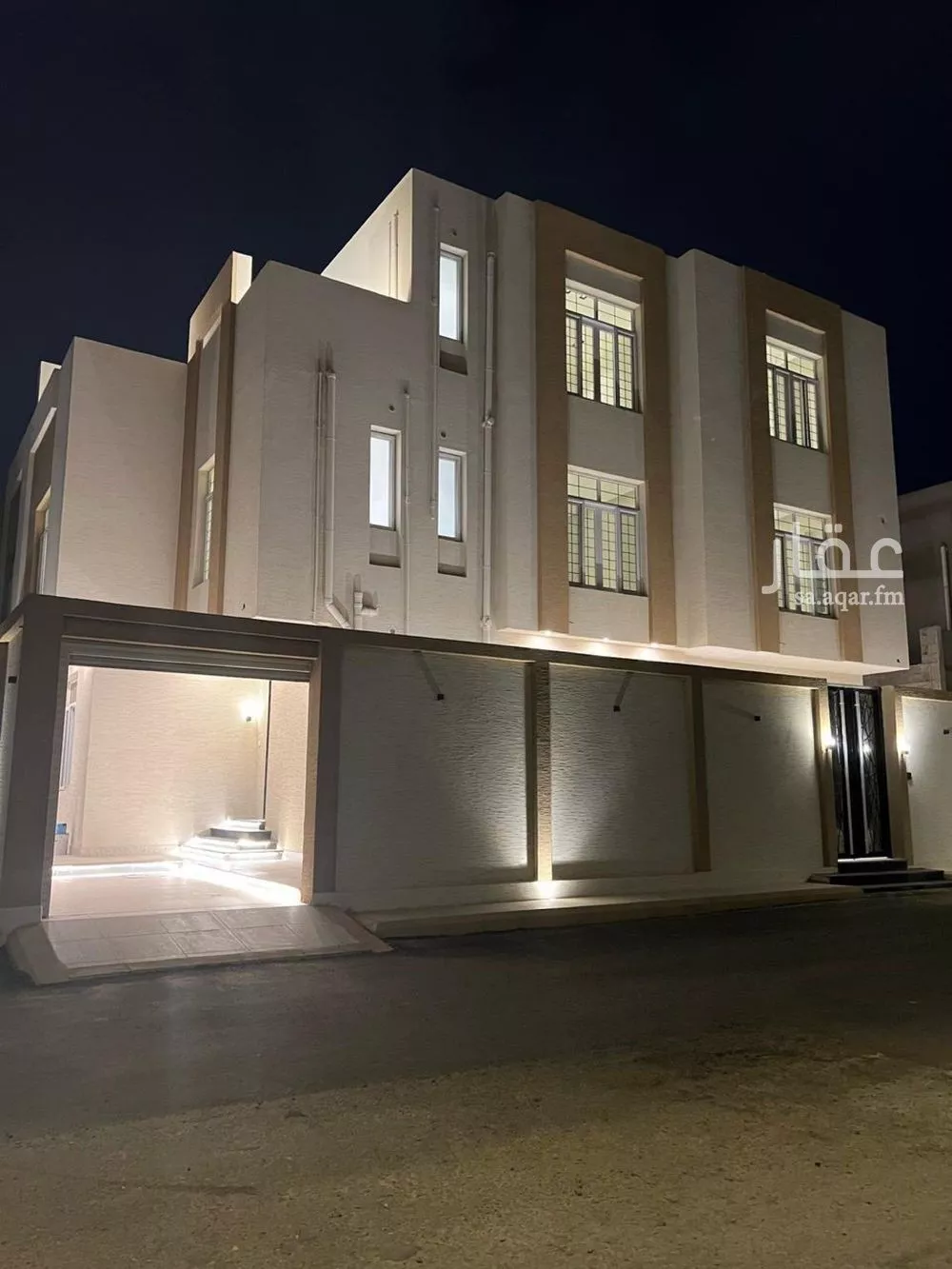 فيلا للبيع في شارع ابن عمير الاوسي, حي الحيلة الغربي, مدينة محائل, منطقة عسير 1 صورة