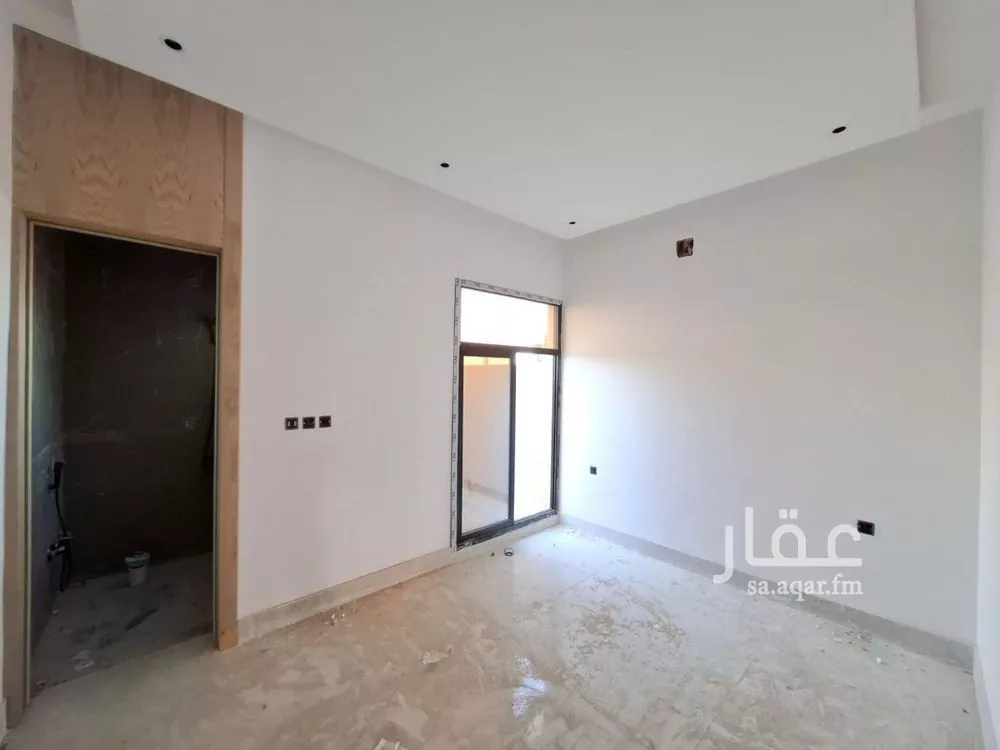 دور للبيع في شارع احمد قاري, حي طويق, مدينة الرياض, منطقة الرياض 1 صورة