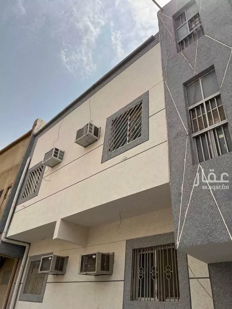 عمارة للبيع في شارع حجول, حي الجرادية, مدينة الرياض, منطقة الرياض 1 صورة