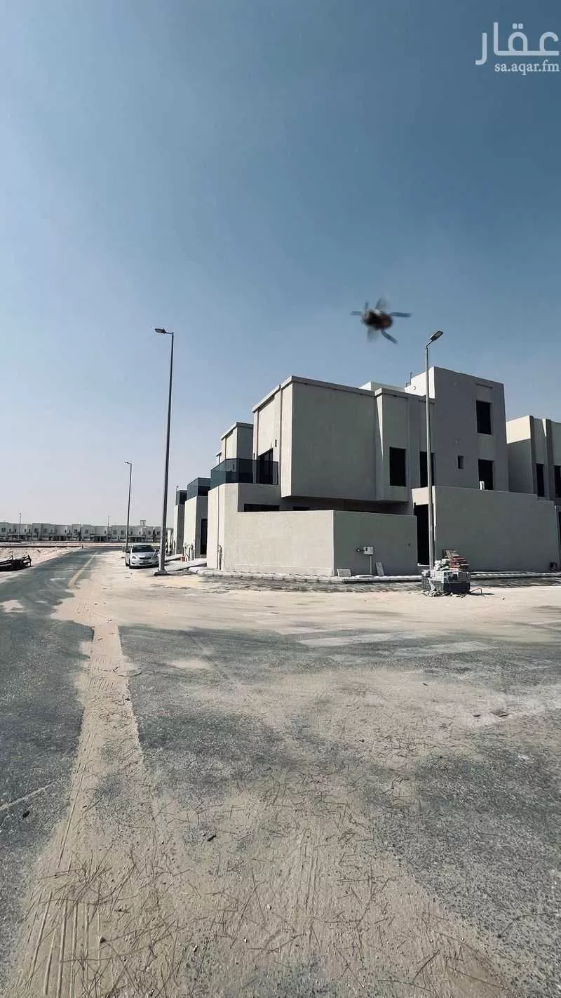 فيلا للبيع في شارع الزخرف, حي الأمواج, مدينة الخبر, المنطقة الشرقية 1 صورة