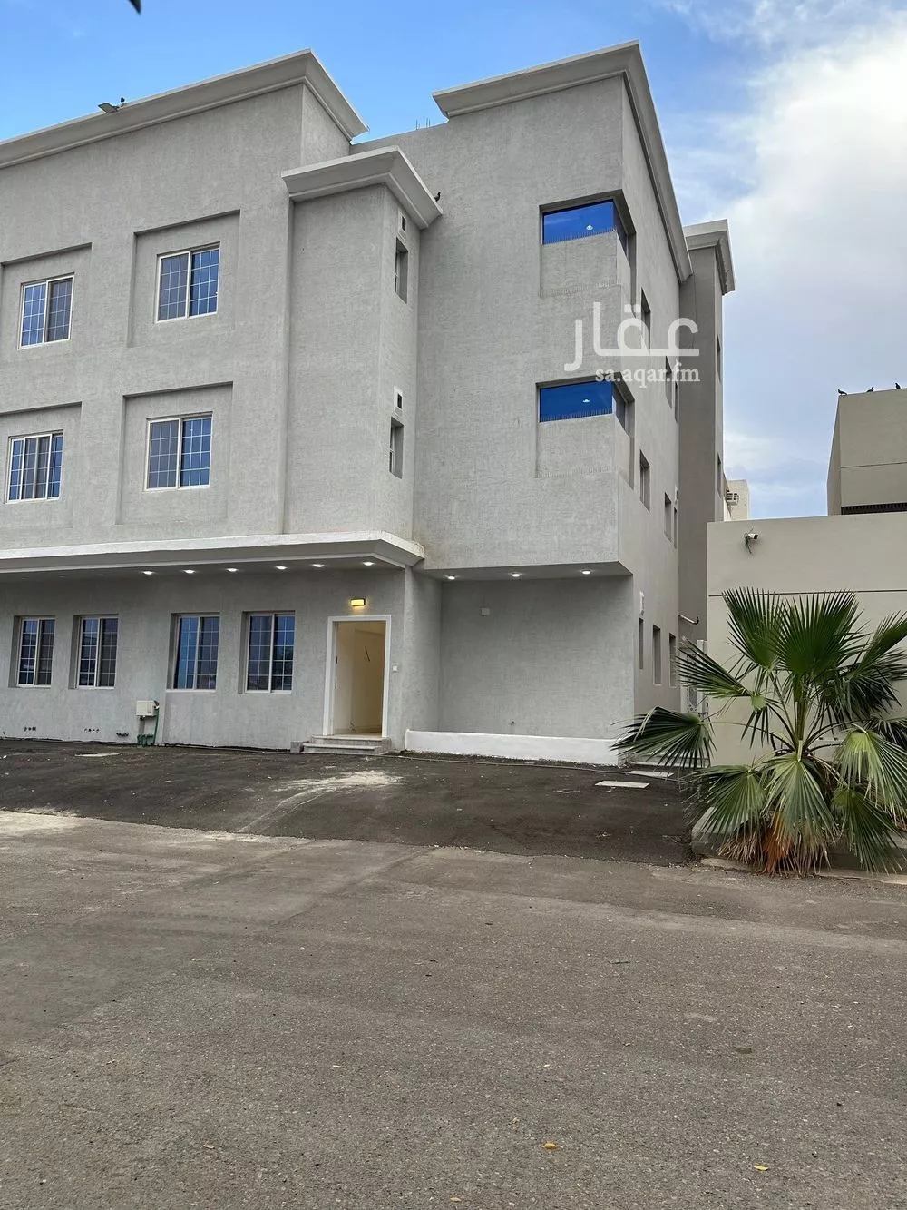 عمارة للبيع في شارع زكريا بن يحيى الناقد, حي ذو الحليفة, مدينة المدينة المنورة, منطقة المدينة المنورة 1 صورة