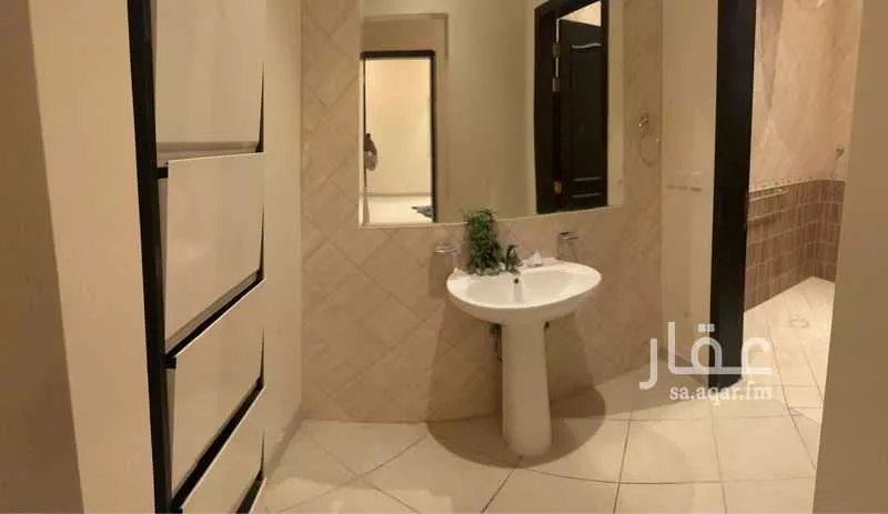 شقة للبيع في شارع مدائن صالح ، حي الحمراء ، الخبر ، الخبر 1 صورة