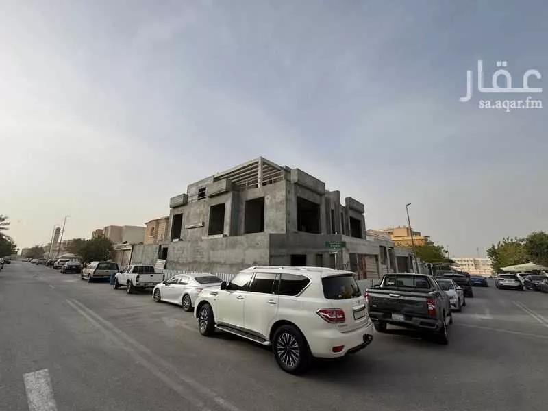 فيلا للبيع في شارع السريه, مدينة الظهران, المنطقة الشرقية 1 صورة