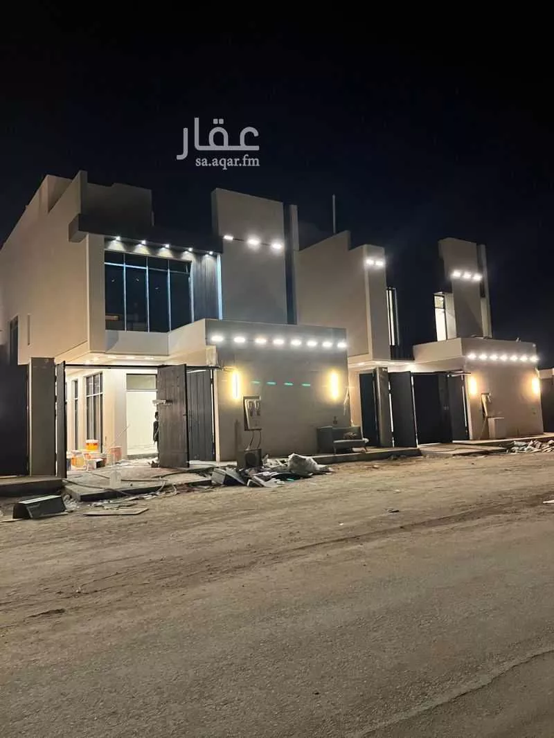 فيلا للبيع في شارع الحسين بن رواحة, حي الرمال, مدينة الرياض, منطقة الرياض 1 صورة