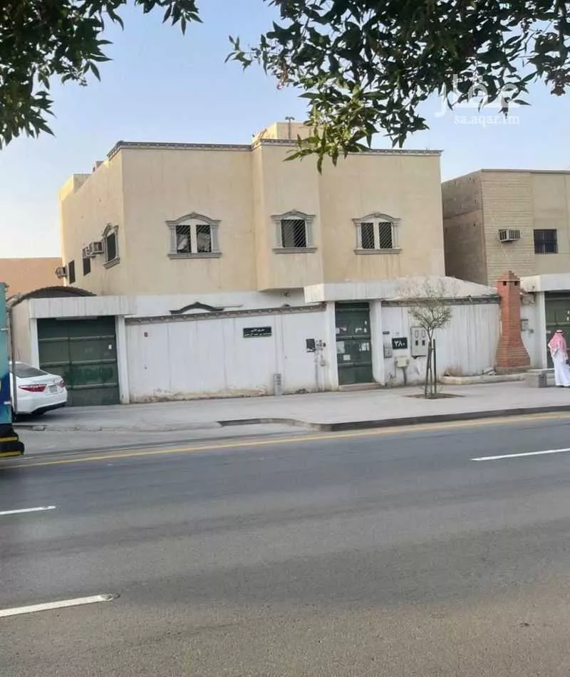 فيلا للبيع في شارع الأمير مساعد بن عبدالرحمن بن فيصل, حي العريجاء الأوسط, مدينة الرياض, منطقة الرياض 1 صورة