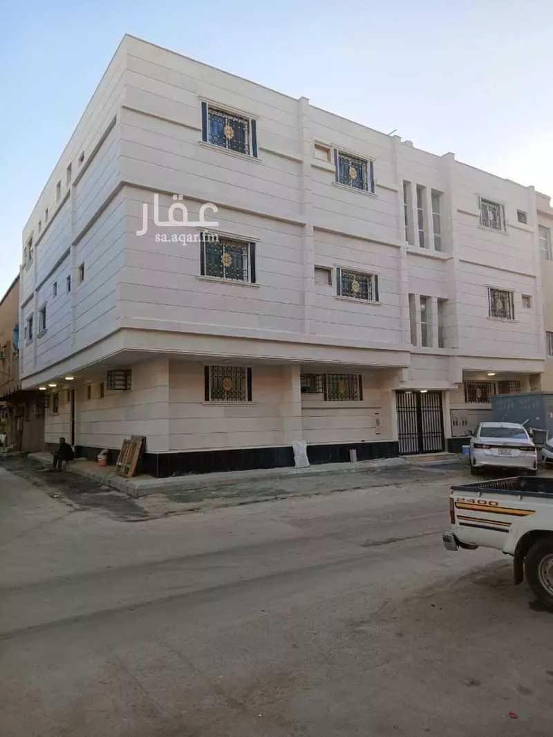 عمارة للبيع في شارع سعيد بن سفيان, حي منفوحة, مدينة الرياض, منطقة الرياض 1 صورة