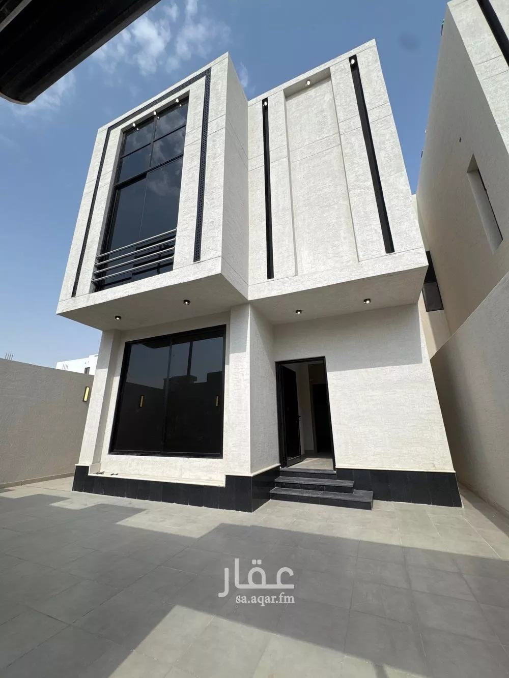 فيلا للبيع في شارع ابو عقيل الزرقي, حي ضاحية الملك فهد, مدينة الدمام, المنطقة الشرقية 1 صورة