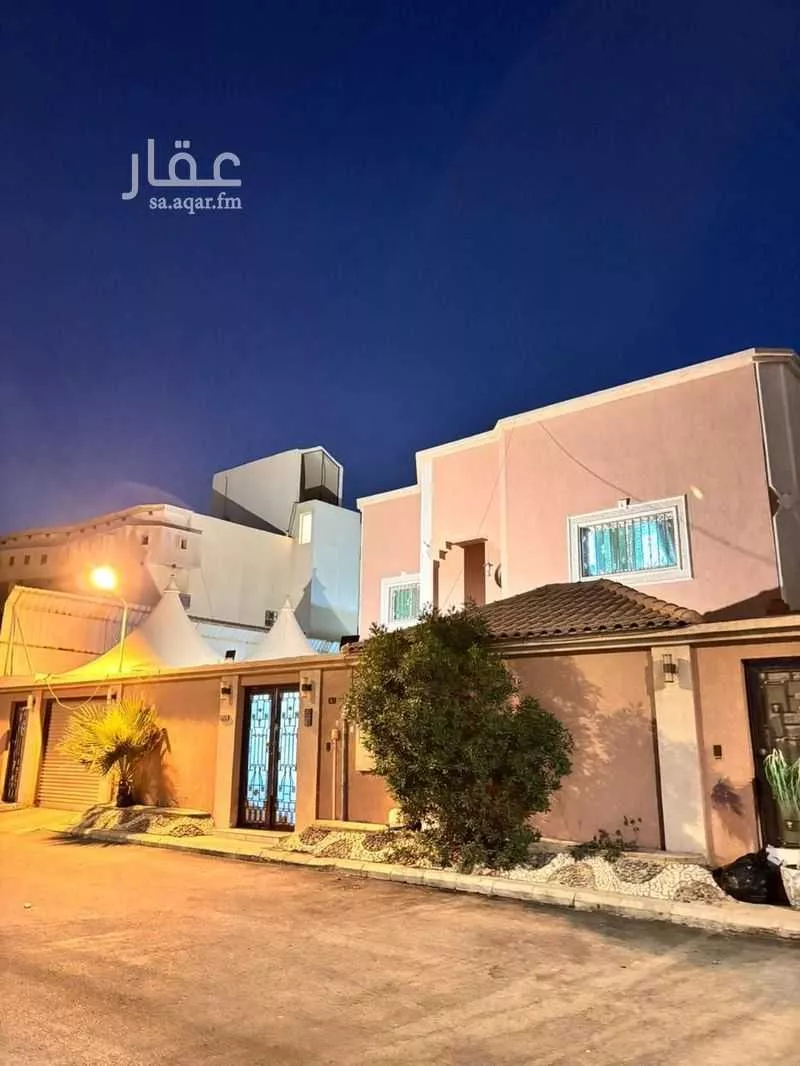 فيلا للبيع في شارع الطرفة, حي إشبيلية, مدينة الرياض, منطقة الرياض 1 صورة