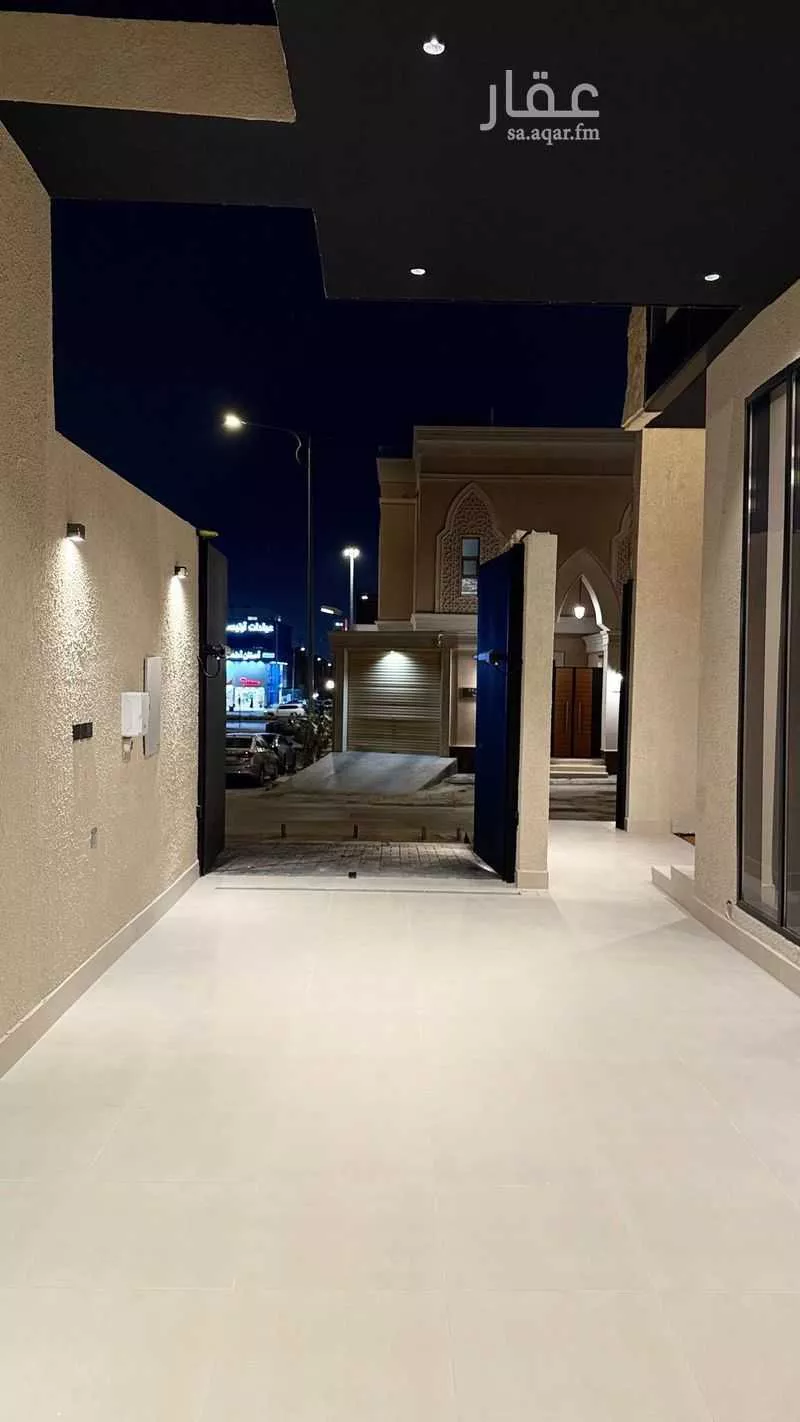 فيلا للبيع في شارع رقم 372, حي الملقا, مدينة الرياض, منطقة الرياض 1 صورة
