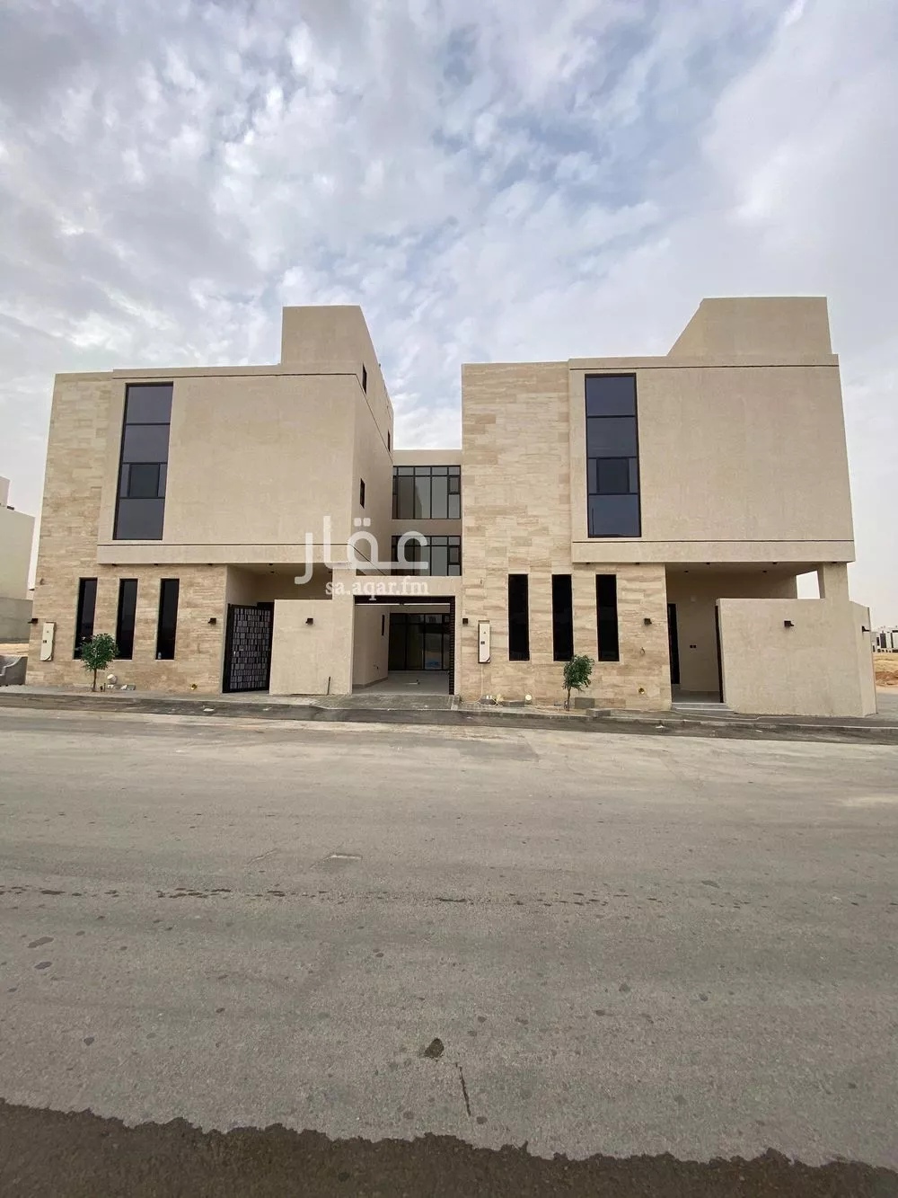 فيلا للبيع في شارع محمد بن هبة الله, حي المهدية, مدينة الرياض, منطقة الرياض 1 صورة