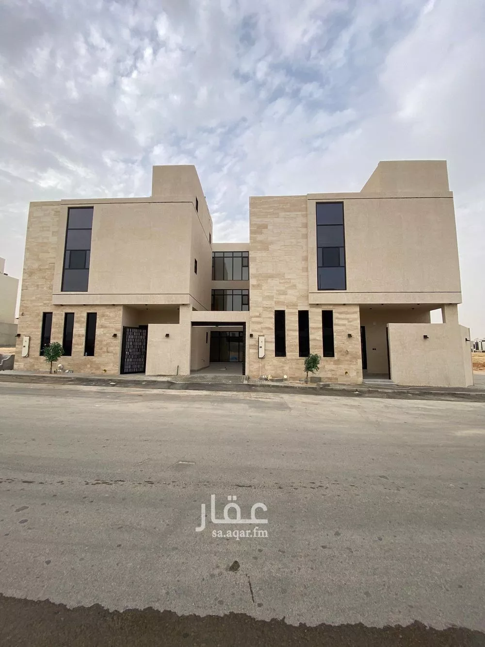 فيلا للبيع في شارع محمد بن هبة الله, حي المهدية, مدينة الرياض, منطقة الرياض 1 صورة