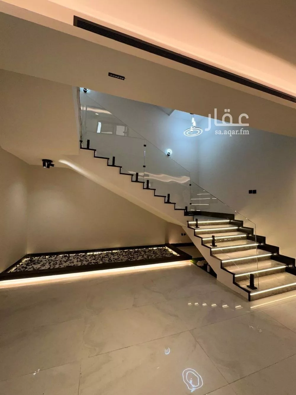 فيلا للبيع في شارع محمد السيرافي, حي الشراع, مدينة جدة, منطقة مكة المكرمة 1 صورة