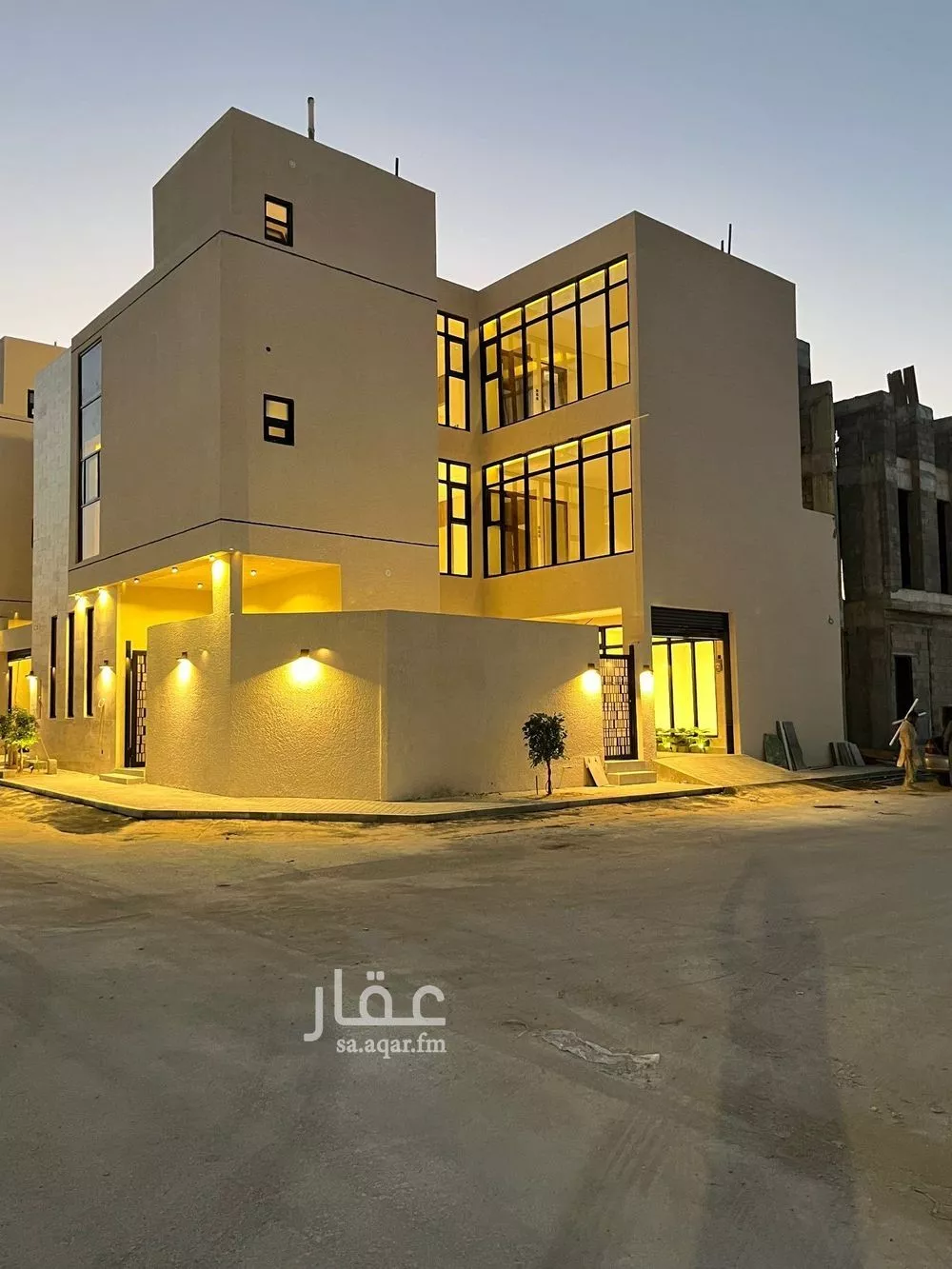 فيلا للبيع في شارع ابي الحسن, حي المهدية, مدينة الرياض, منطقة الرياض 1 صورة