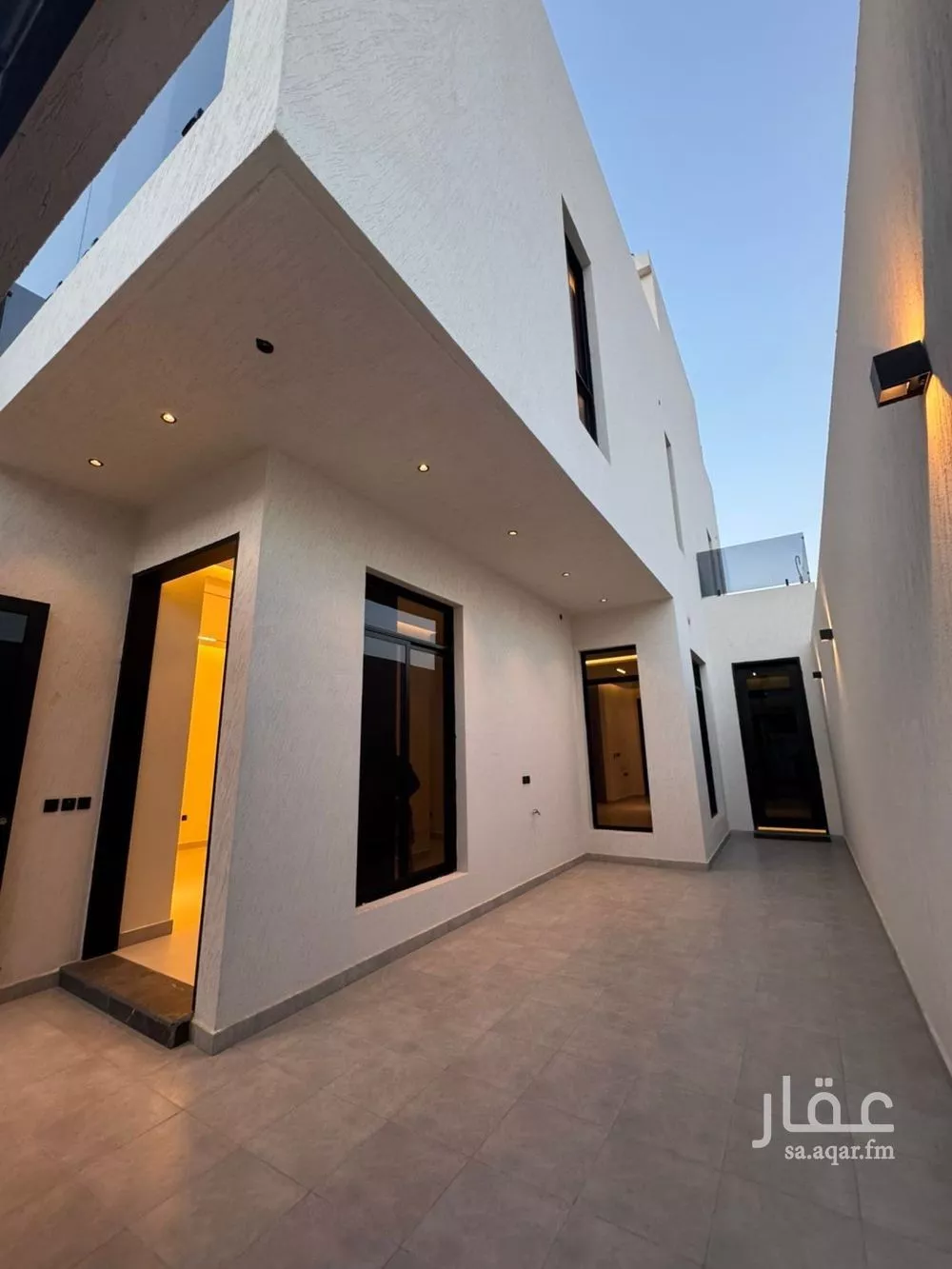 فيلا للبيع في شارع محمد بن عبدالرحمن ريس, حي المهدية, مدينة الرياض, منطقة الرياض 1 صورة