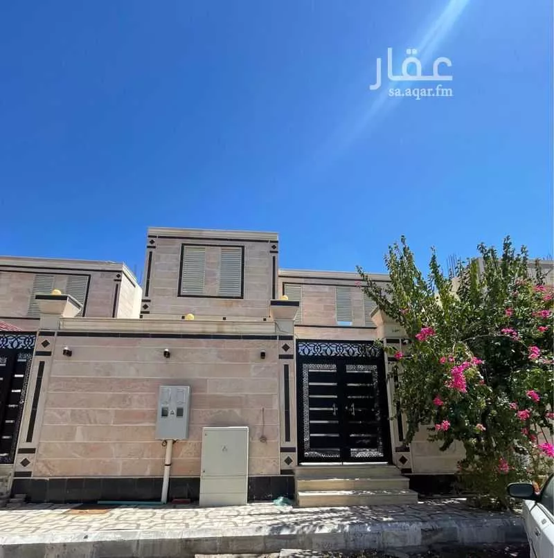 دور للبيع في شارع عمرو ابن ابي حسن الانصاري, حي طيبة, مدينة المدينه المنوره, منطقة المدينة المنورة 1 صورة