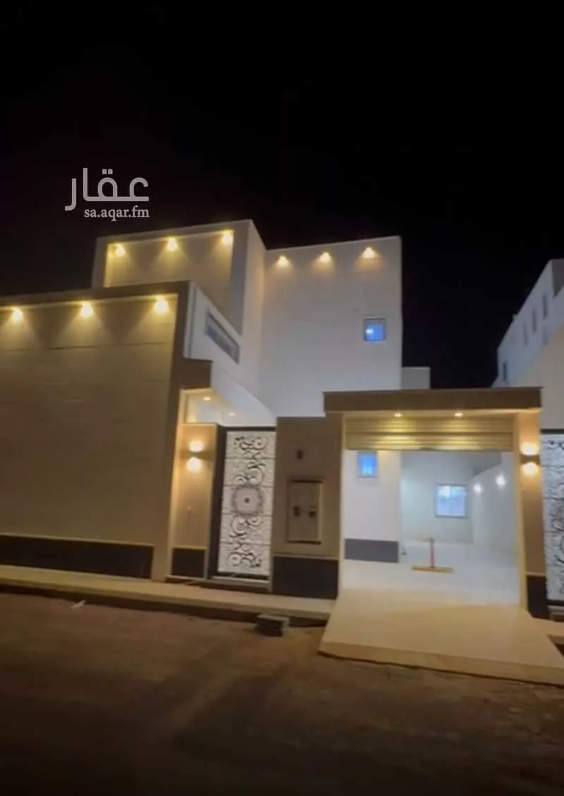 فيلا للبيع في شارع القدسيه, حي قفار, مدينة حائل, منطقة حائل 1 صورة