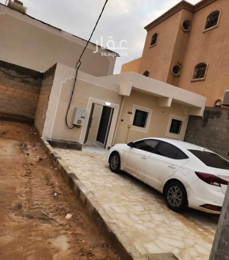 بيت للبيع في شارع الطويرفات 1211 ، حي القطار ، الخرج ، الخرج 1 صورة