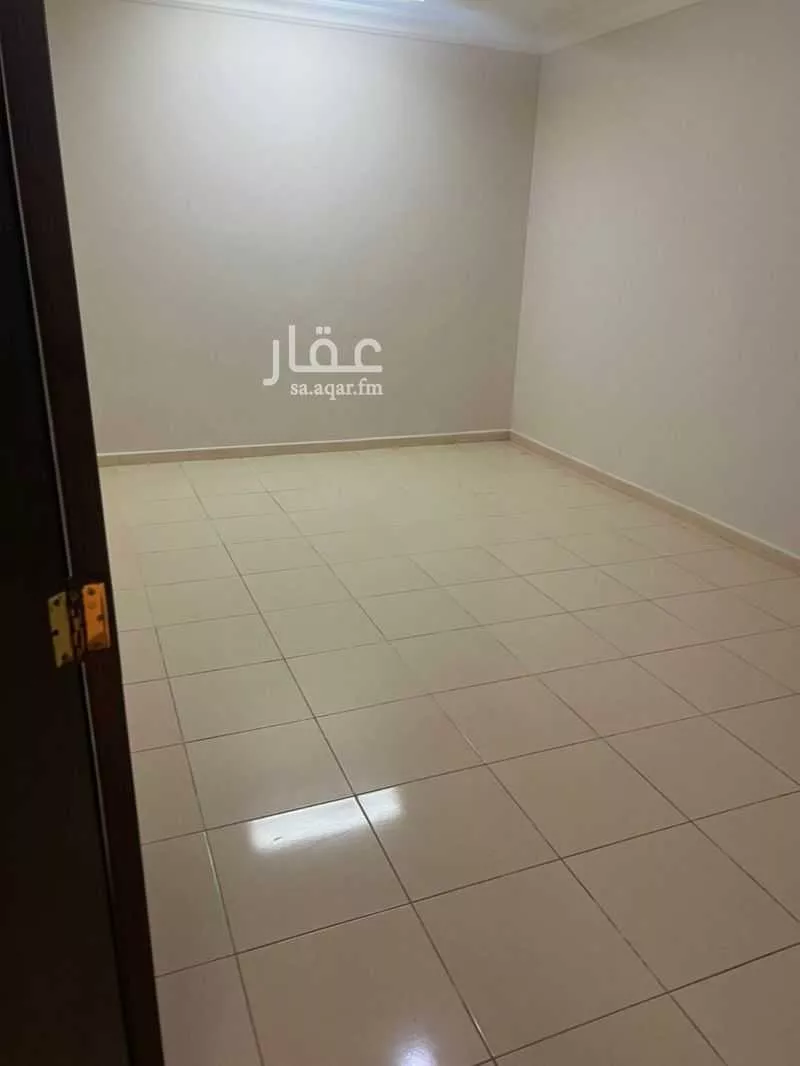 عمارة للإيجار في شارع الامير احمد ابن عبدالعزيز, حي مدينة العمال, مدينة الخبر, المنطقة الشرقية 1 صورة