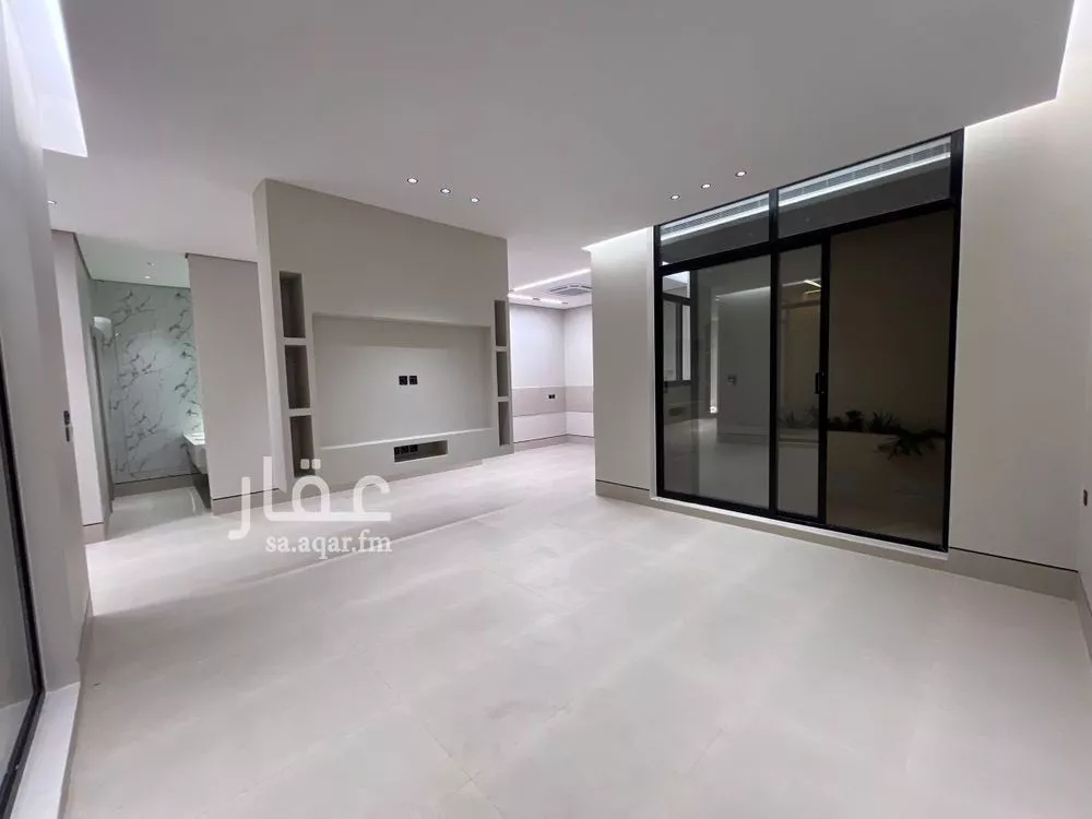 فيلا للبيع في شارع أحمد المطاع, حي المهدية, مدينة الرياض, منطقة الرياض 1 صورة