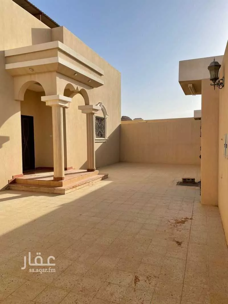 فيلا للبيع في شارع شارع عطاء بن يسار, حي الجنادرية, مدينة ثادق, منطقة الرياض 1 صورة