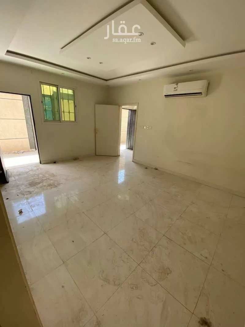 دور للبيع في شارع ابن الناظر, حي العزيزية, مدينة الرياض, منطقة الرياض 1 صورة