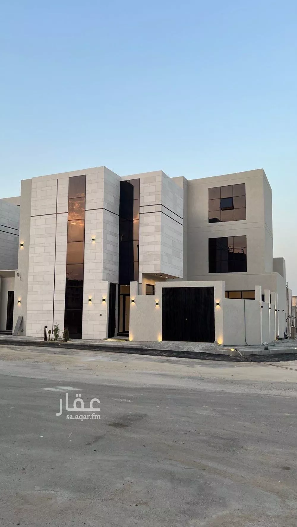 فيلا للبيع في شارع فؤاد محمد عمر توفيق, حي المهدية, مدينة الرياض, منطقة الرياض 1 صورة