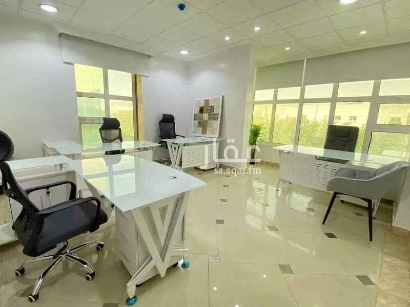 مكتب تجاري للإيجار في شارع العروبه, حي الورود, مدينة الرياض, منطقة الرياض 1 صورة