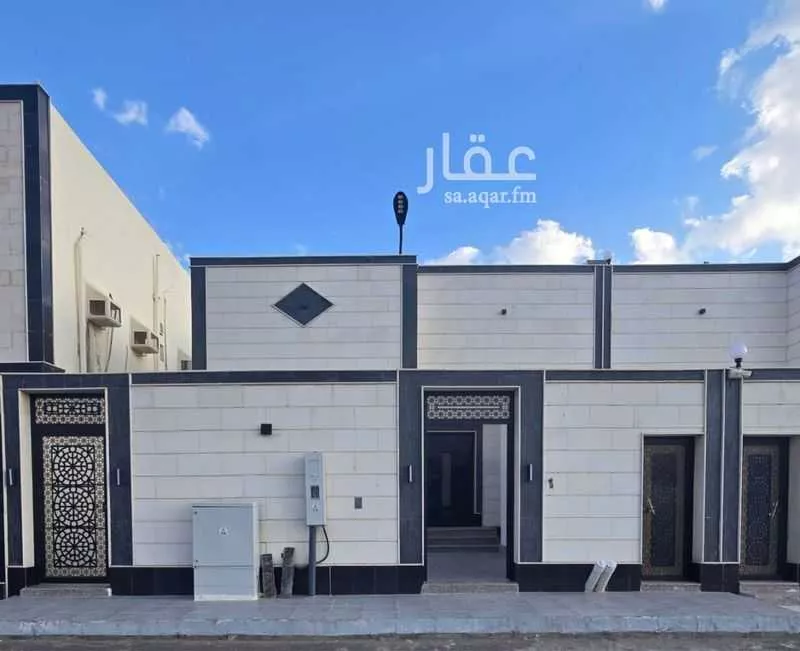 دور للبيع في شارع محمد فرج ، حي الرياض ، جدة ، جدة 1 صورة