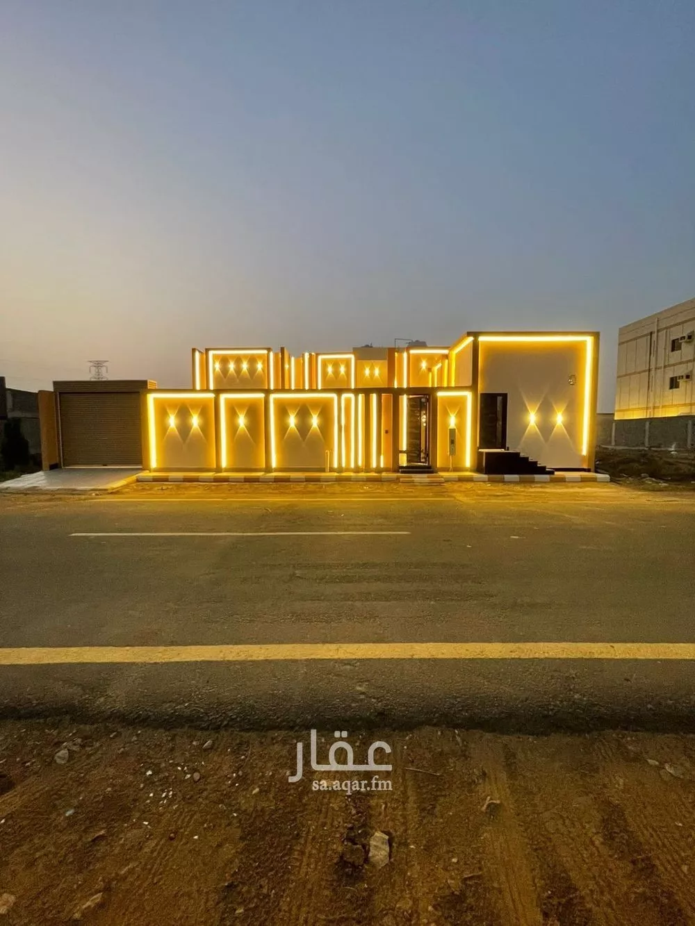 فيلا للبيع في شارع العزيزية 12, حي العزيزية, مدينة صامطه, منطقة جازان 1 صورة