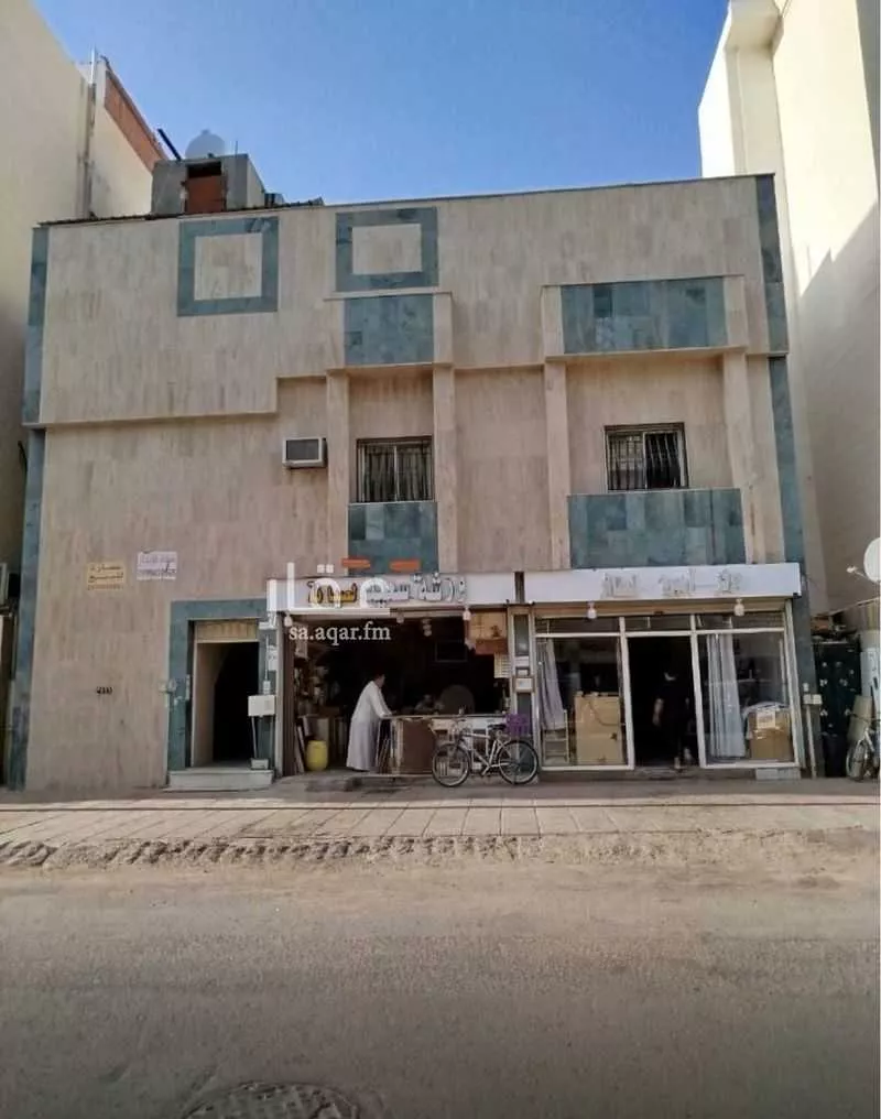 عمارة للبيع في شارع عامر بن سلمة, حي العريض, مدينة المدينه المنوره, منطقة المدينة المنورة 1 صورة