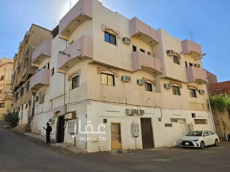 عمارة للبيع في شارع ماعز بن مجالد البكائي, حي الدويمة, مدينة المدينه المنوره, منطقة المدينة المنورة 1 صورة