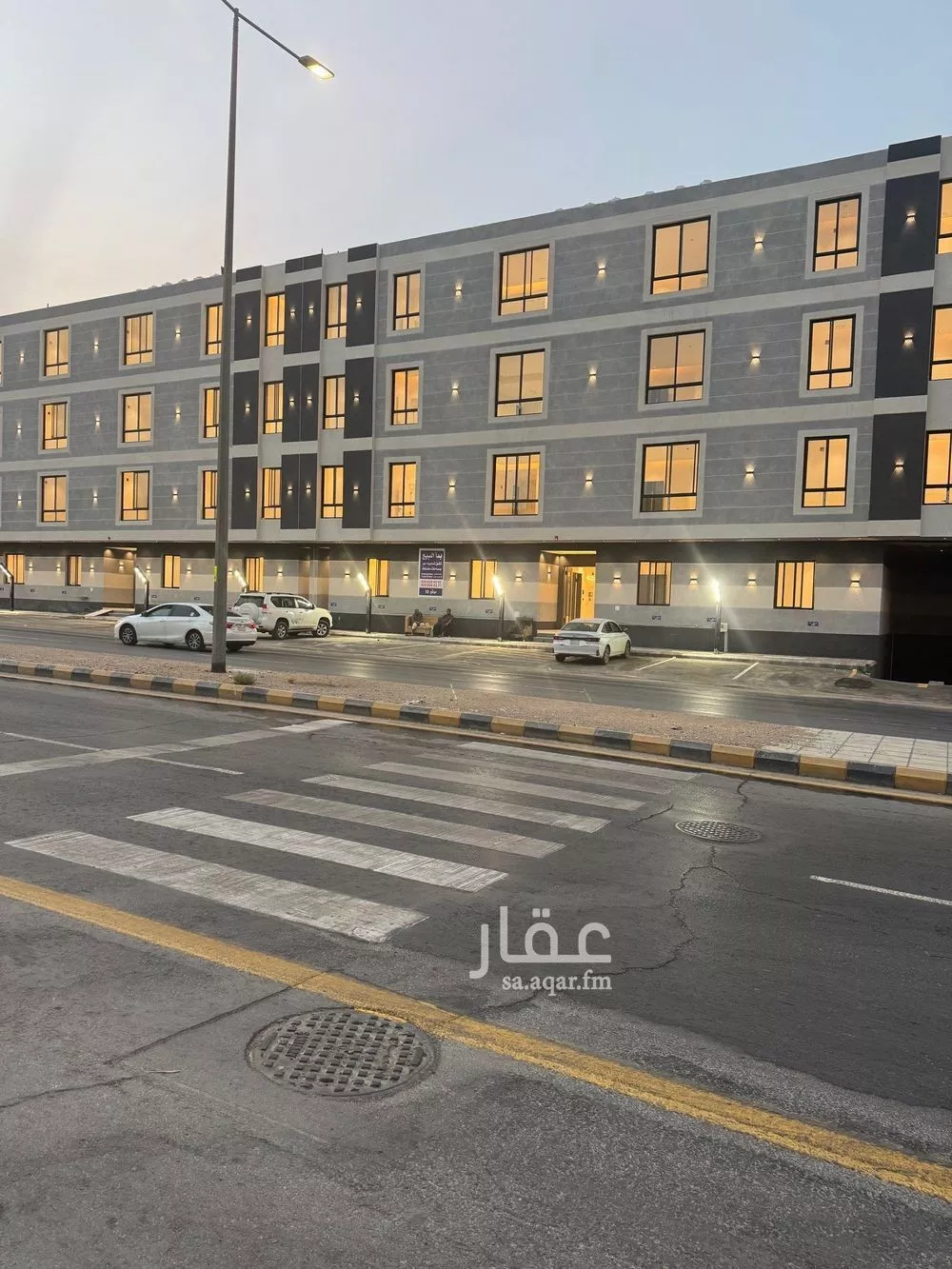 عمارة للبيع في شارع محمد ابن مهيزع, حي الزهرة, مدينة الرياض, منطقة الرياض 1 صورة