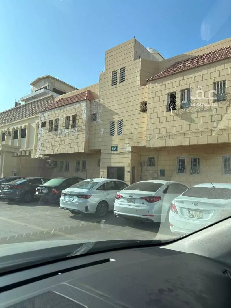 عمارة للإيجار في شارع حمزة بن عبدالمطلب, حي العريجاء الغربي, مدينة الرياض, منطقة الرياض 1 صورة