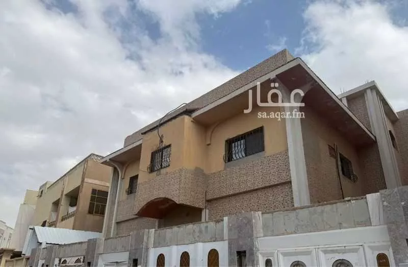 عمارة للبيع في شارع ابو الحسن العيسوى, حي العريض, مدينة المدينه المنوره, منطقة المدينة المنورة 1 صورة