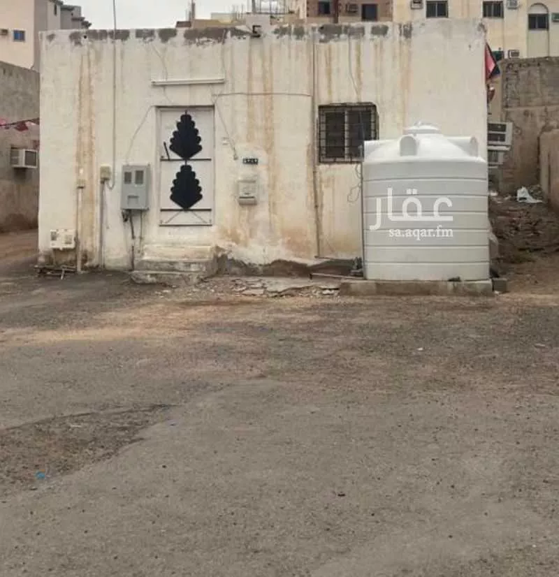 دور للبيع في شارع احمد بن شيبان, حي الشريبات, مدينة المدينه المنوره, منطقة المدينة المنورة 1 صورة