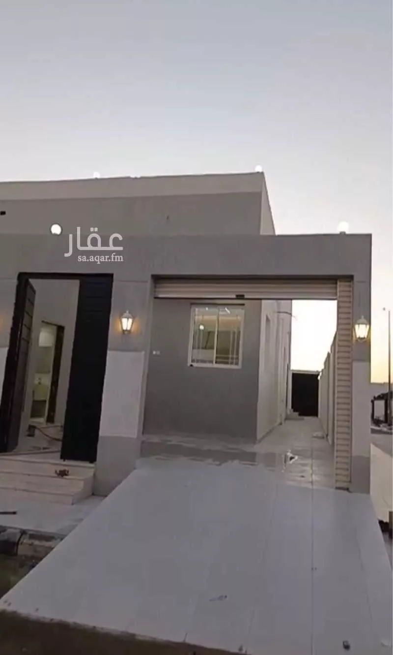 دور للبيع في شارع الحسن ابن الحنيفه, حي الاناهي, مدينة المدينه المنوره, منطقة المدينة المنورة 1 صورة