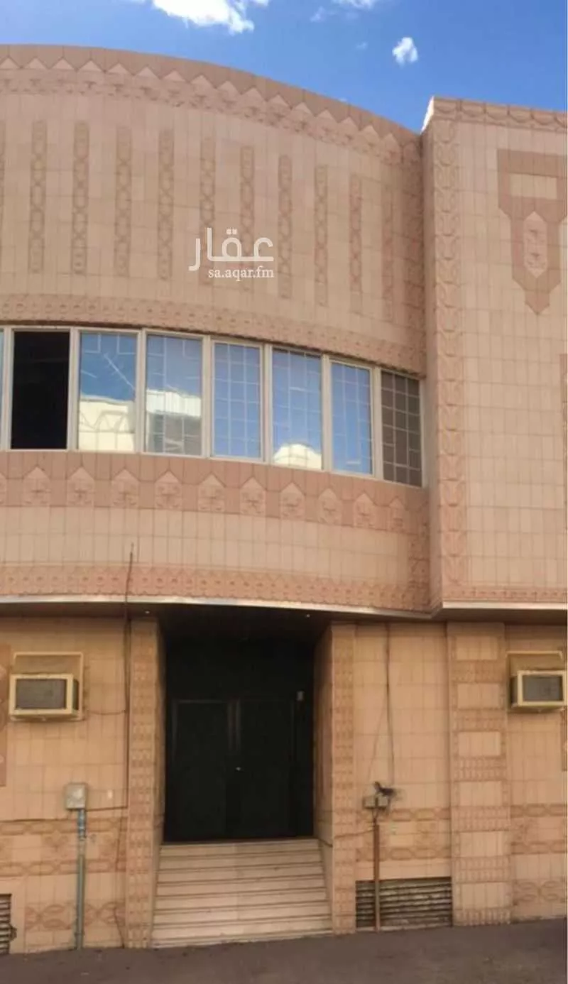 عمارة للبيع في شارع الحسن ابن سعد, حي حرة الوبرة, مدينة المدينه المنوره, منطقة المدينة المنورة 1 صورة
