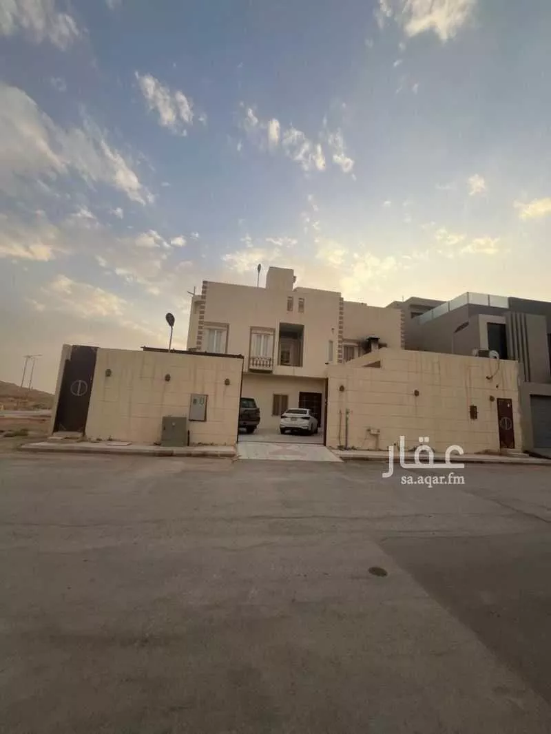 فيلا للبيع في شارع عبدالله بن ملاذ الأشعري, حي العارض, مدينة الرياض, منطقة الرياض 1 صورة