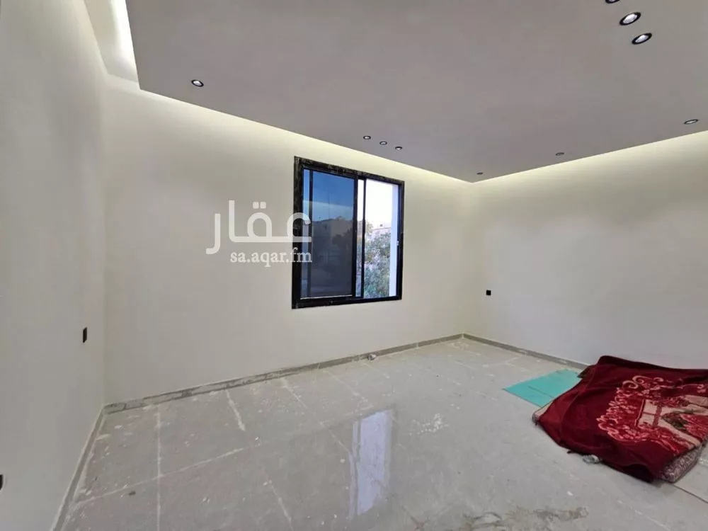 دور للبيع في شارع عريض, حي عريض, مدينة الرياض, منطقة الرياض 1 صورة
