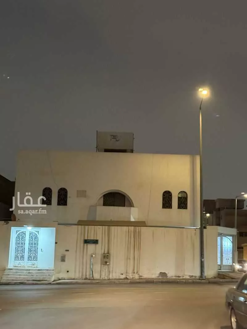 فيلا للبيع في شارع تميم الدارى, حي شبرا, مدينة الرياض, منطقة الرياض 1 صورة