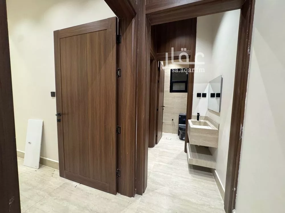 دور للبيع في شارع وادي لحاء, حي بدر, مدينة الرياض, منطقة الرياض 1 صورة