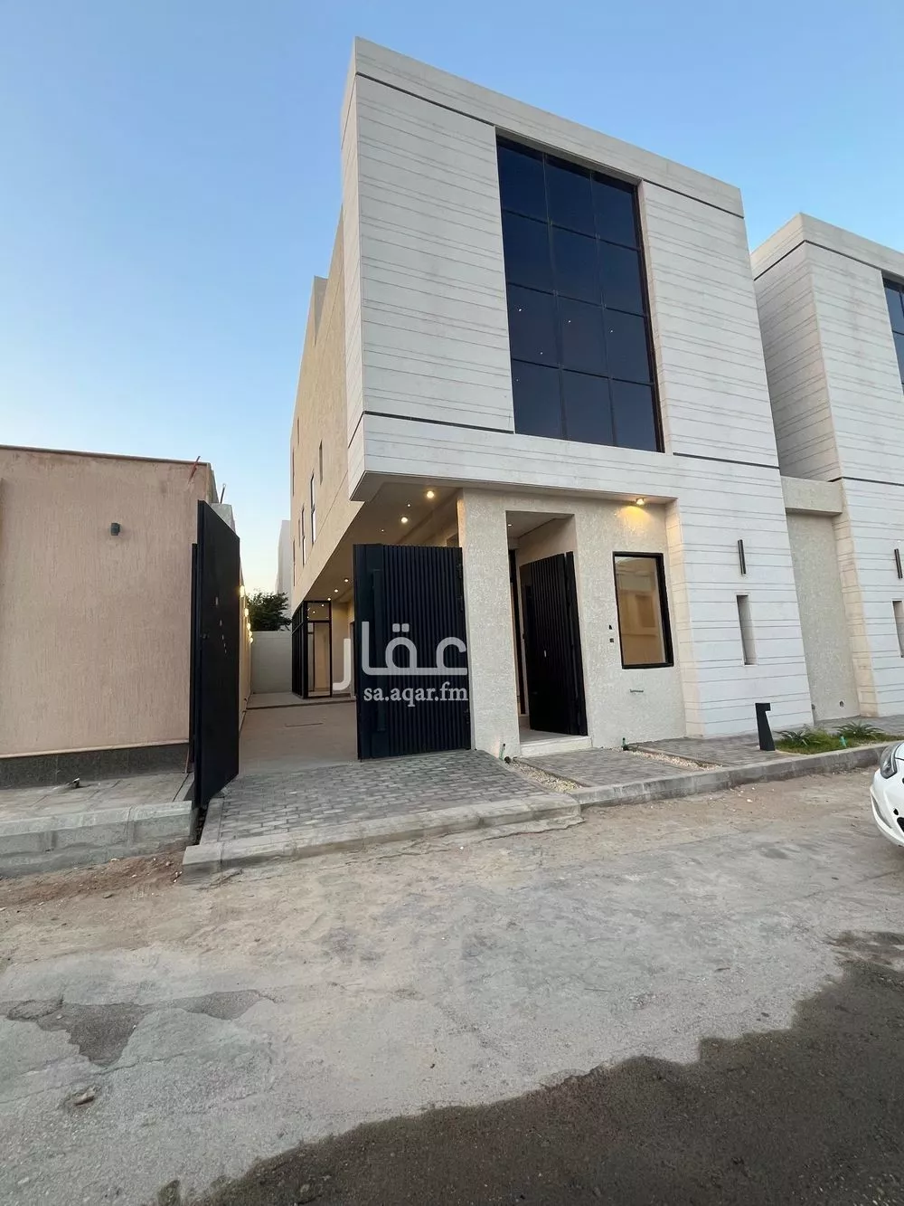 فيلا للبيع في شارع قطب الدين بن السلطان, حي المهدية, مدينة الرياض, منطقة الرياض 1 صورة